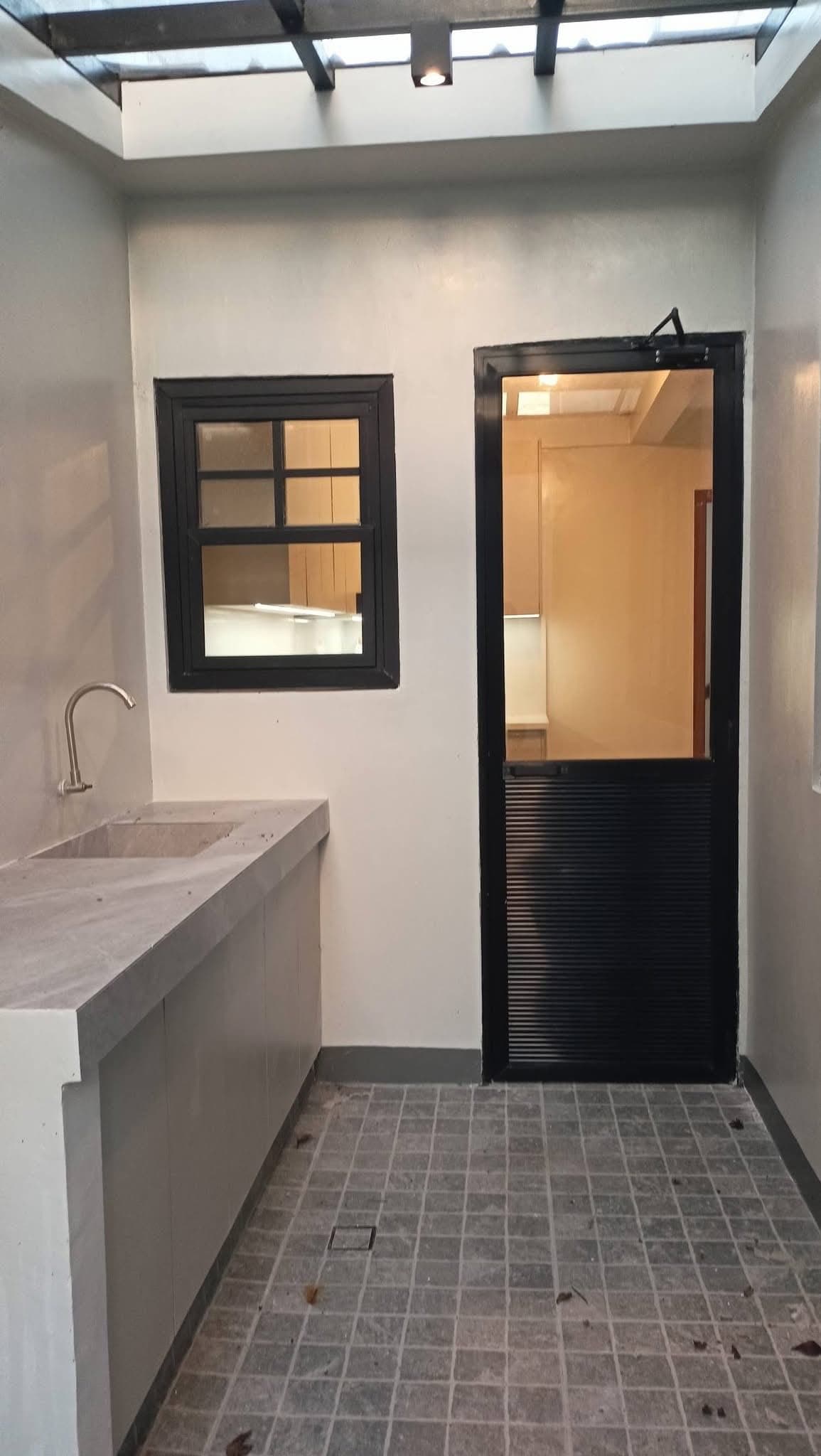 FOR SALE /FOR RENT 134sqm 3brm 2tb 9M tagaytay country homes 1 near serin rental 50k unfurnished 📞09192022022 vickie - photo 2