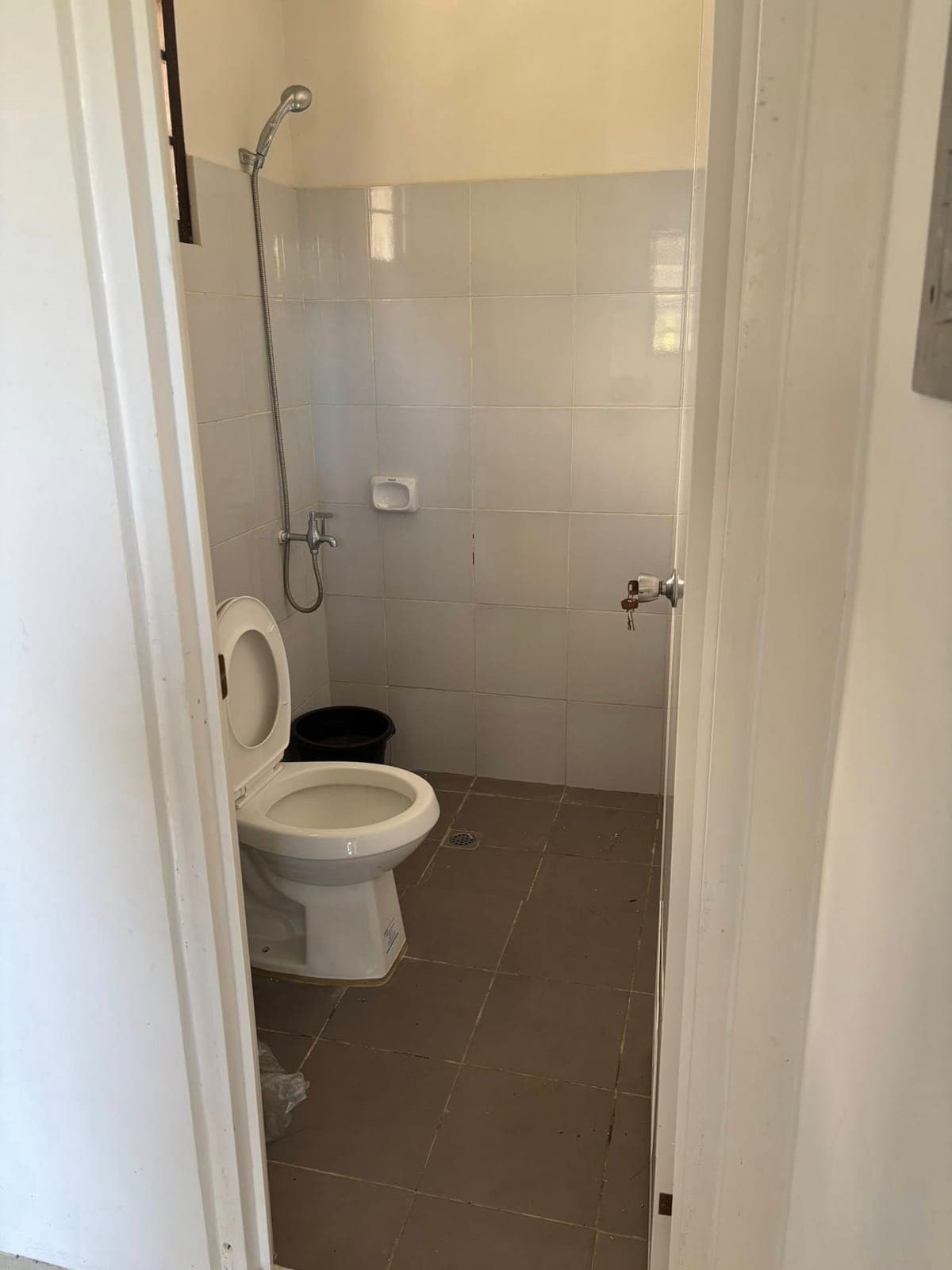 For rent 2BR 2TB walang gate ung house KAMA lang po kasama 2 po inside forbes residences kaybagal ce... - photo 2