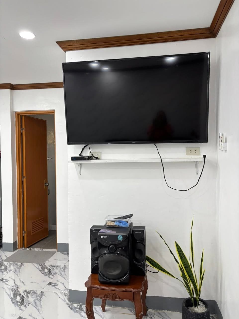 For rent bungalow brand new 3br 2tb 2-3 car garage country homes 1 near serin and lourdes church 40k... - photo 1