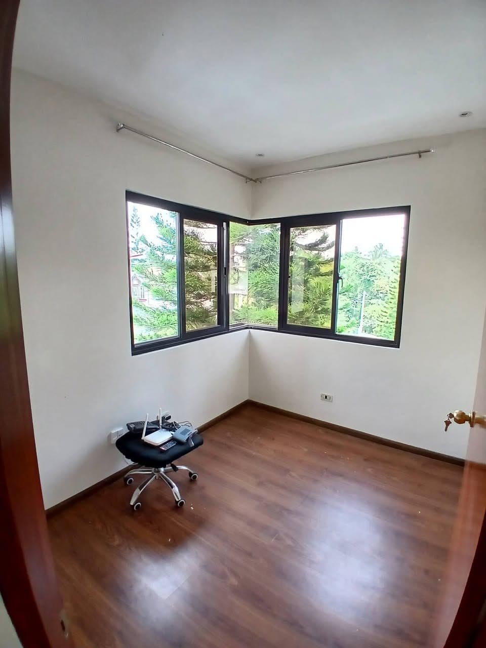 House for rent 35k Blk4lot14 forbes residence kaybagal central tagaytay city 2 - photo 4