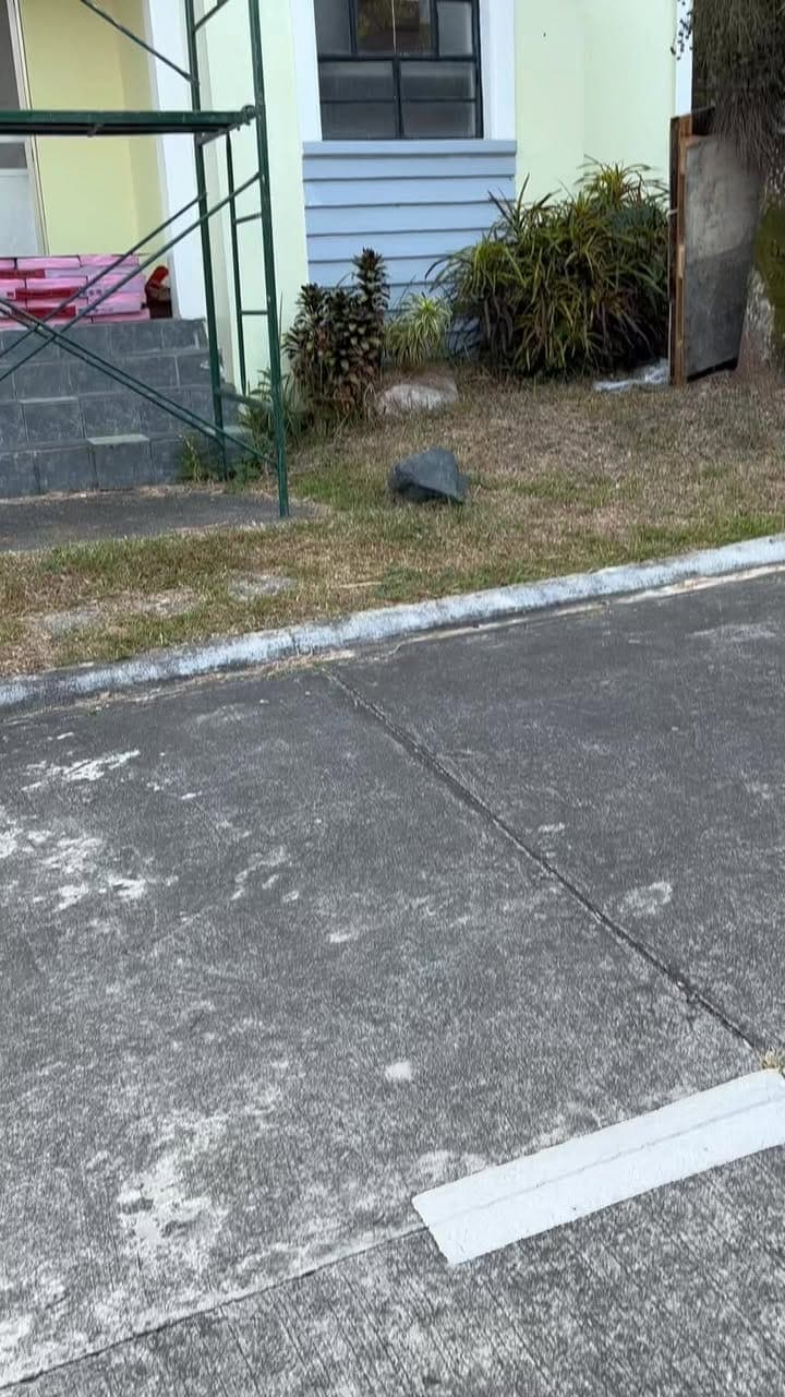 For rent 4br 2 tb inside gated subdivision kaybagal central tagaytay near TISE SCHOOL,5 minutes driv... - photo 1