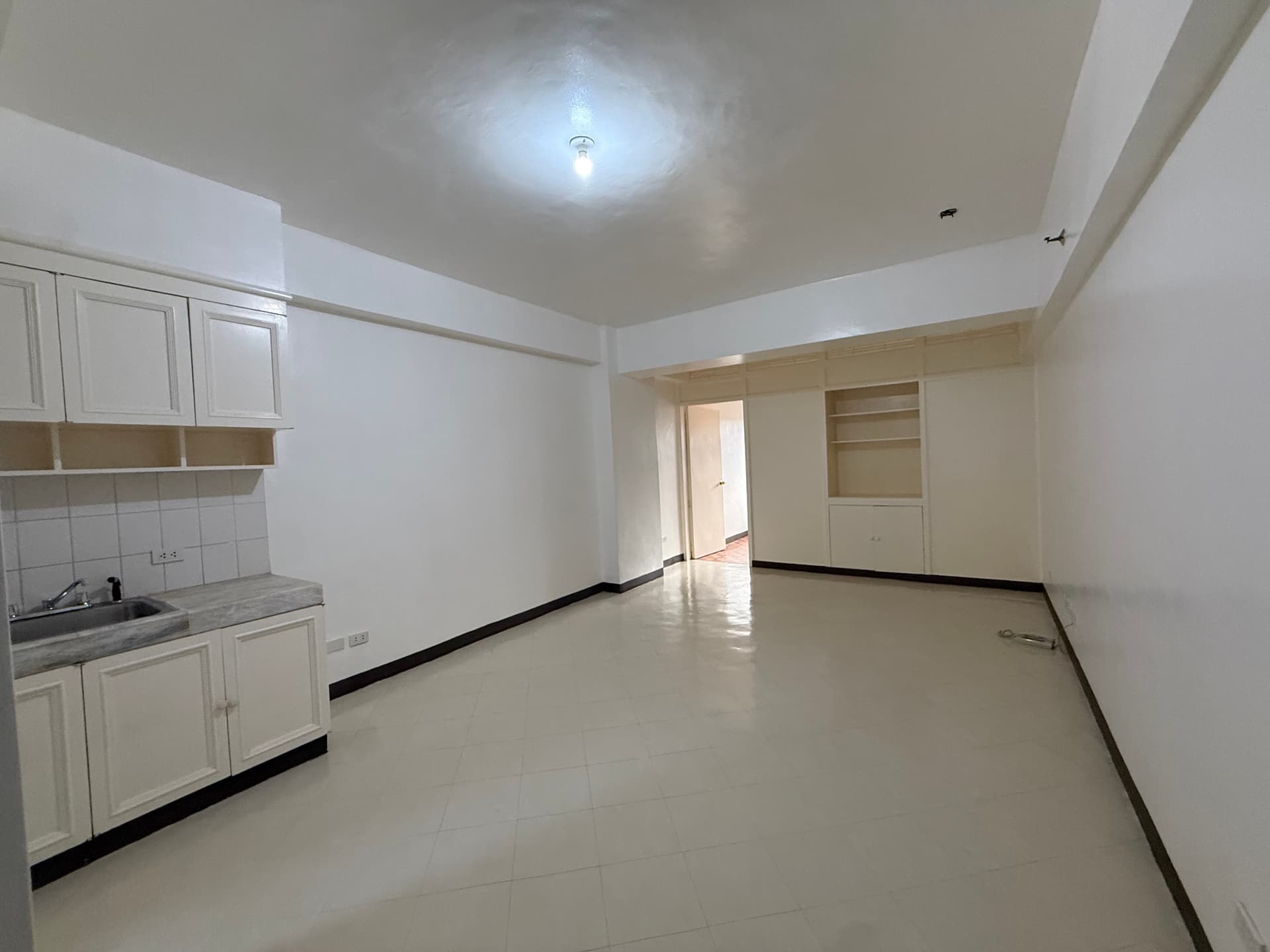Spacious 1BR apartment at Barangay Poblacion - photo 1