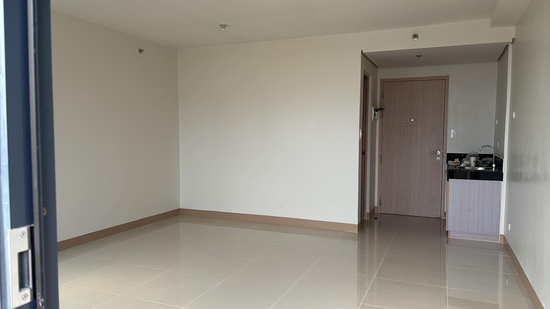 Flexy Condo with Balcony - photo 1