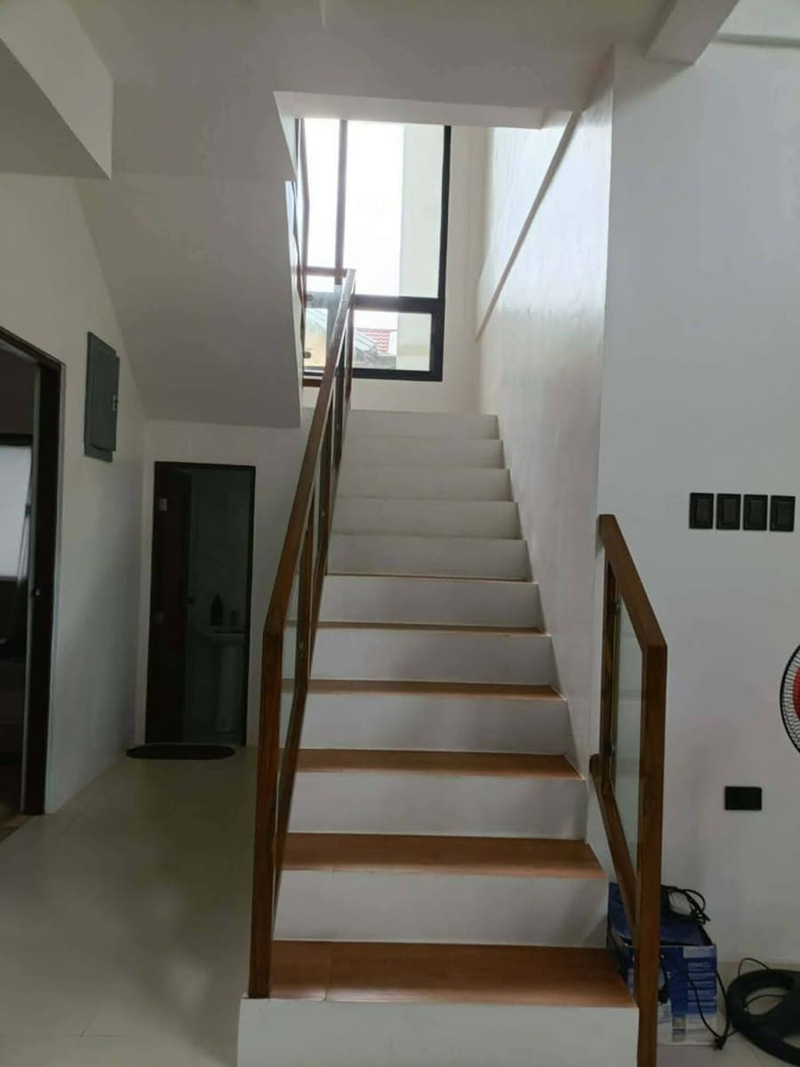 🏡 FOR RENT: SPACIOUS HOME NEAR TWINLAKES, TAGAYTAY ✨ - photo 1