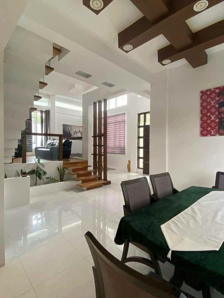 TAGAYTAY HOUSE and Lot with Pool for Sale/FOR RENT - photo 1