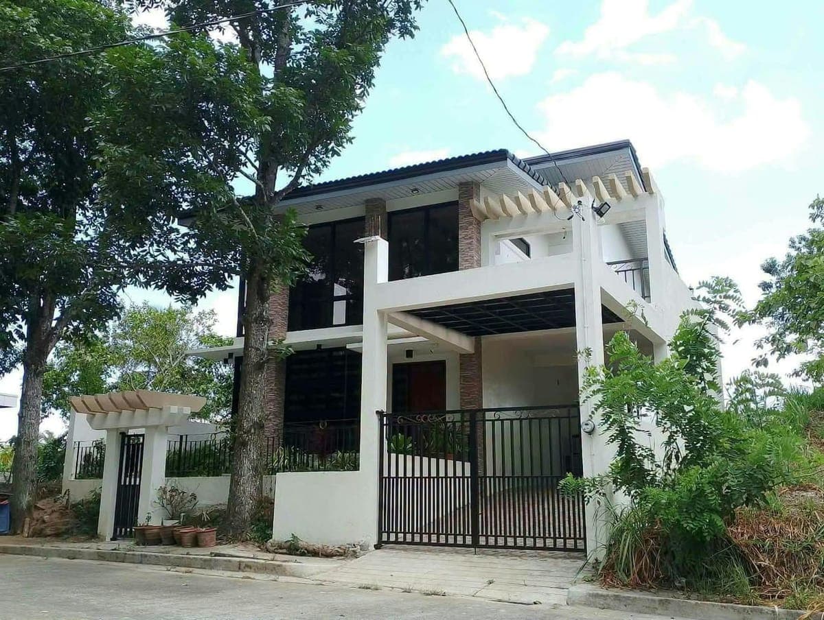 Brandnew Tagaytay house and lot for sale/for rent inside subd - photo 1
