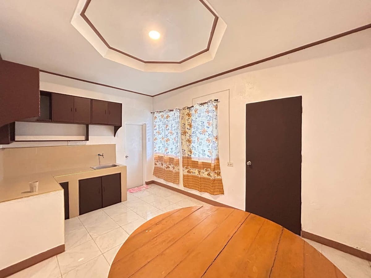 🏡 2-BEDROOM HOUSE FOR RENT — - photo 1
