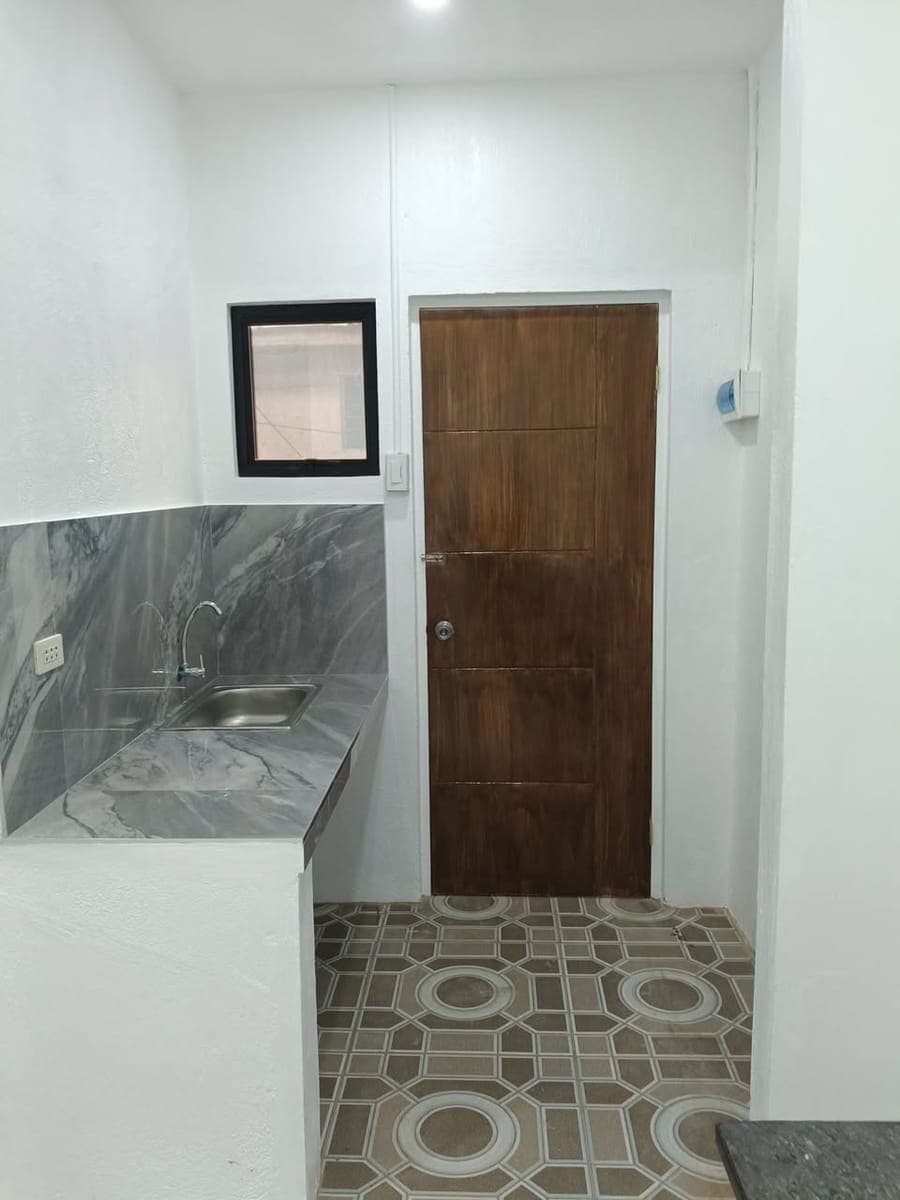 š” STUDIO-TYPE ROOM FOR RENT! š” - photo 1