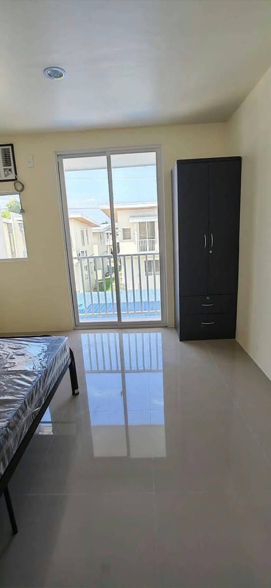 Townhouse for Rent - photo 1
