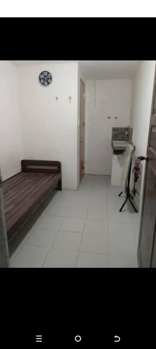 For rent room with own Cr ni usa kani duha common cr just pm me pulantubig alymae near botchoy barbe... - photo 1