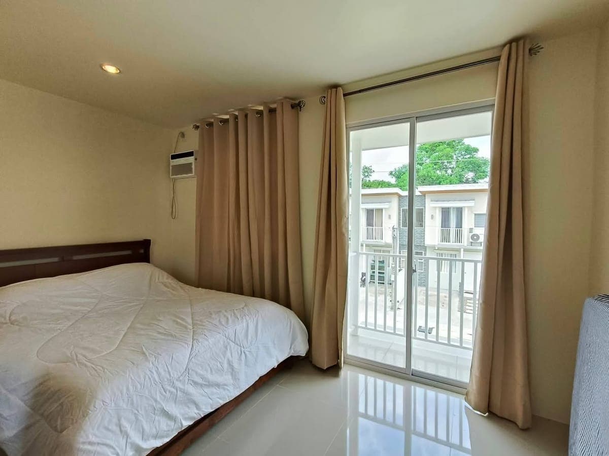 Townhouse for Rent - photo 1
