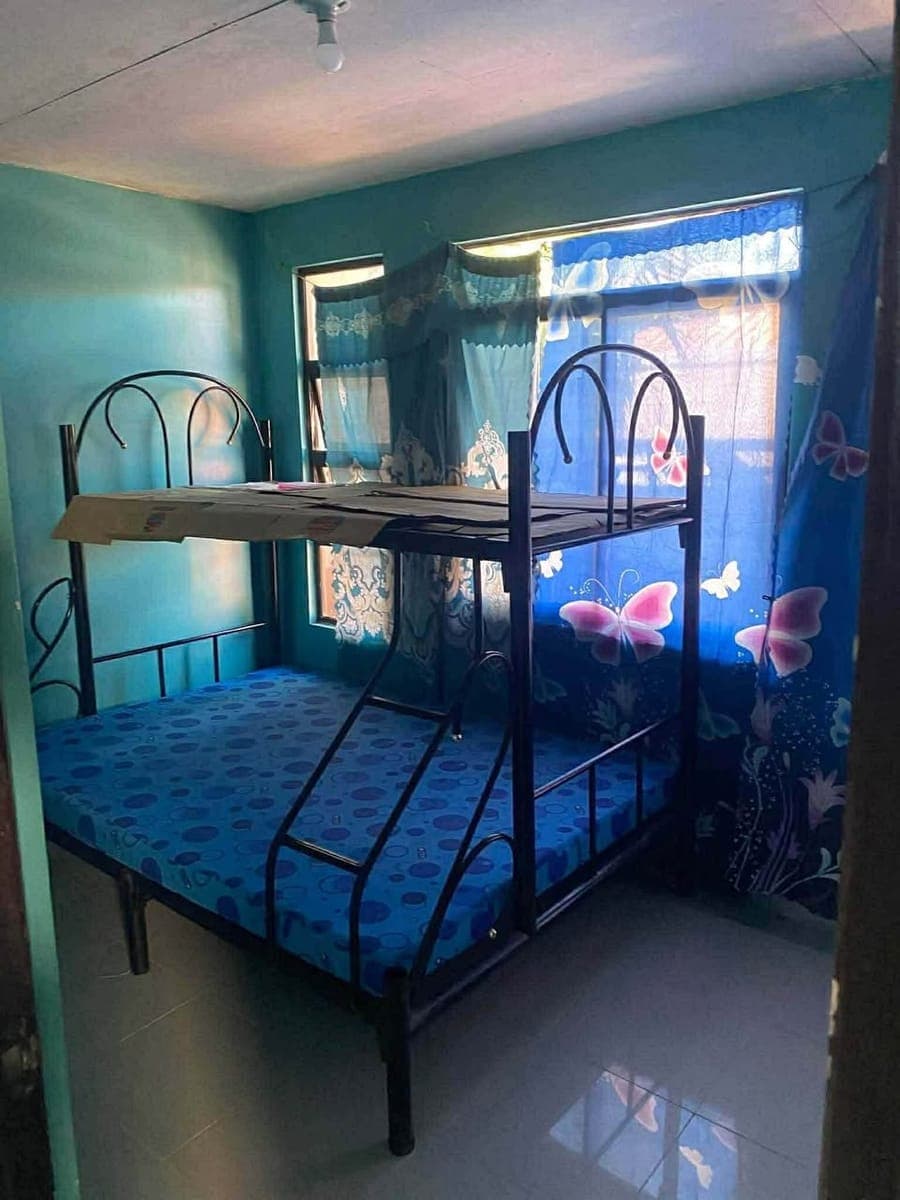 Room for rent (girls only) - photo 1