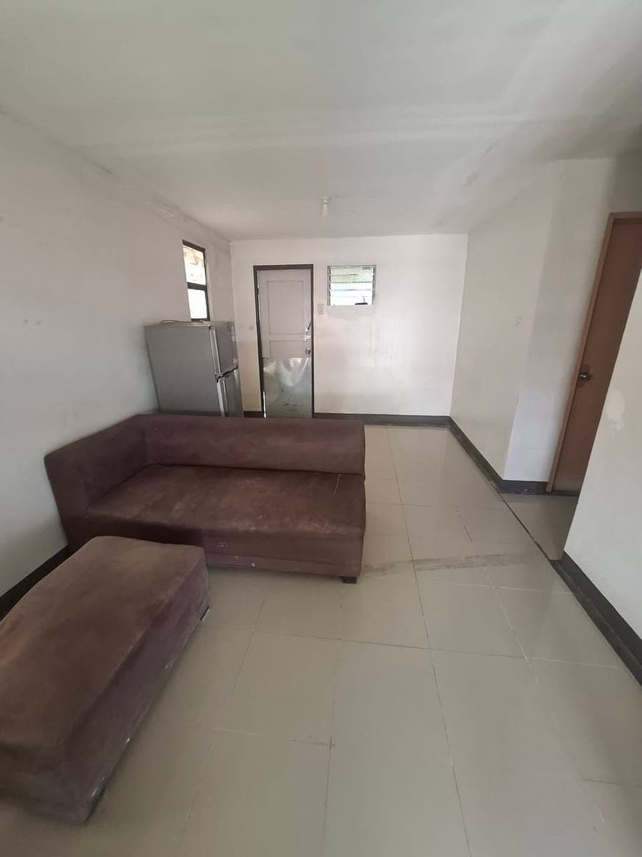 Avail for viewing tomorrow., 8k per month DHHR 2 Pavia , pm if interested - photo 1