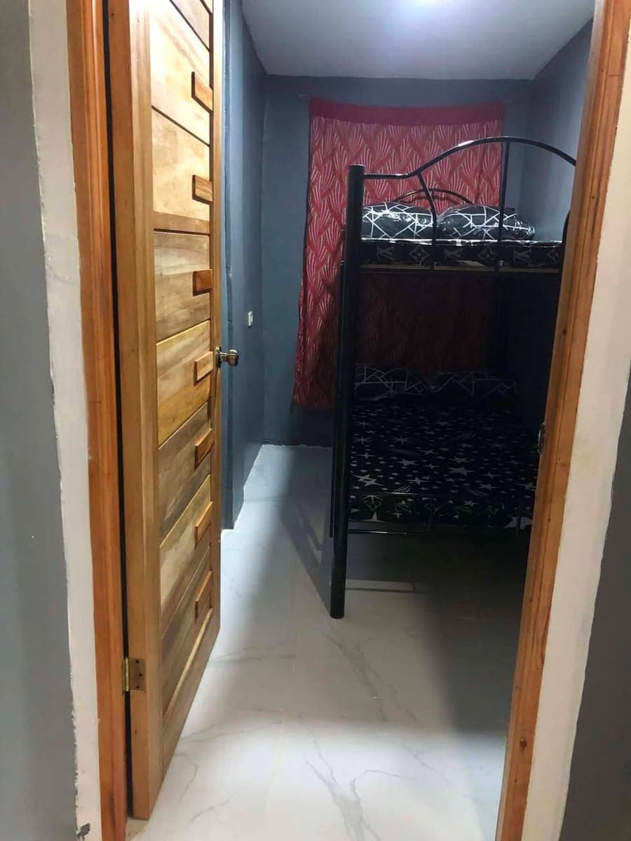 π Female Bed Space For Rent - photo 1