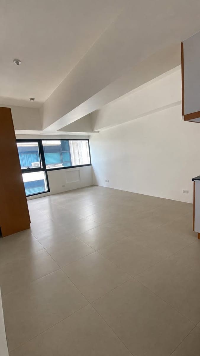 # **Studio Unit Available in Ortigas Center** - photo 1