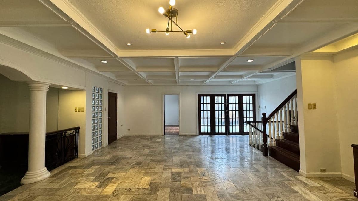 **Three Bedroom House for Rent in Brgy. Highway Hills, Mandaluyong City** - photo 1