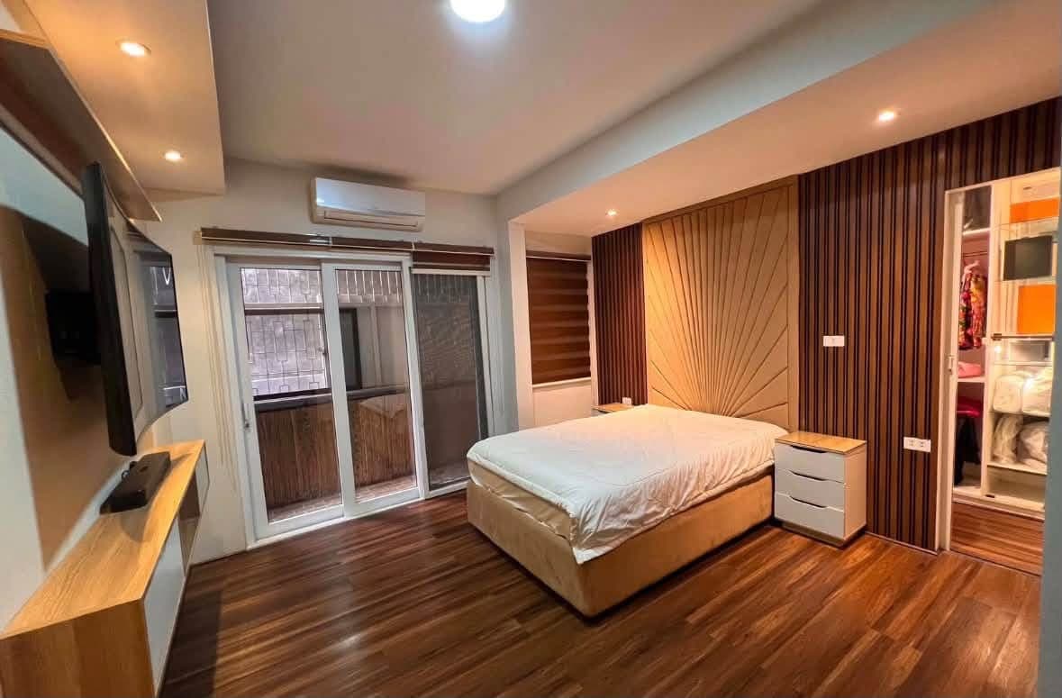 FOR RENT: 2BR Unit at The Season Residences-Natsu BGC - ₱185k/month - photo 1