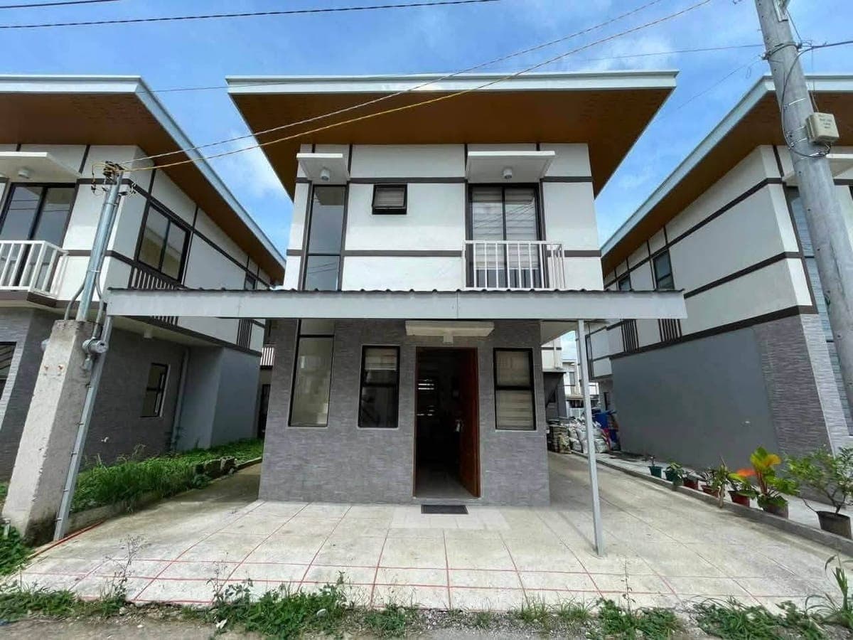 2 Storey House for rent !! - photo 1