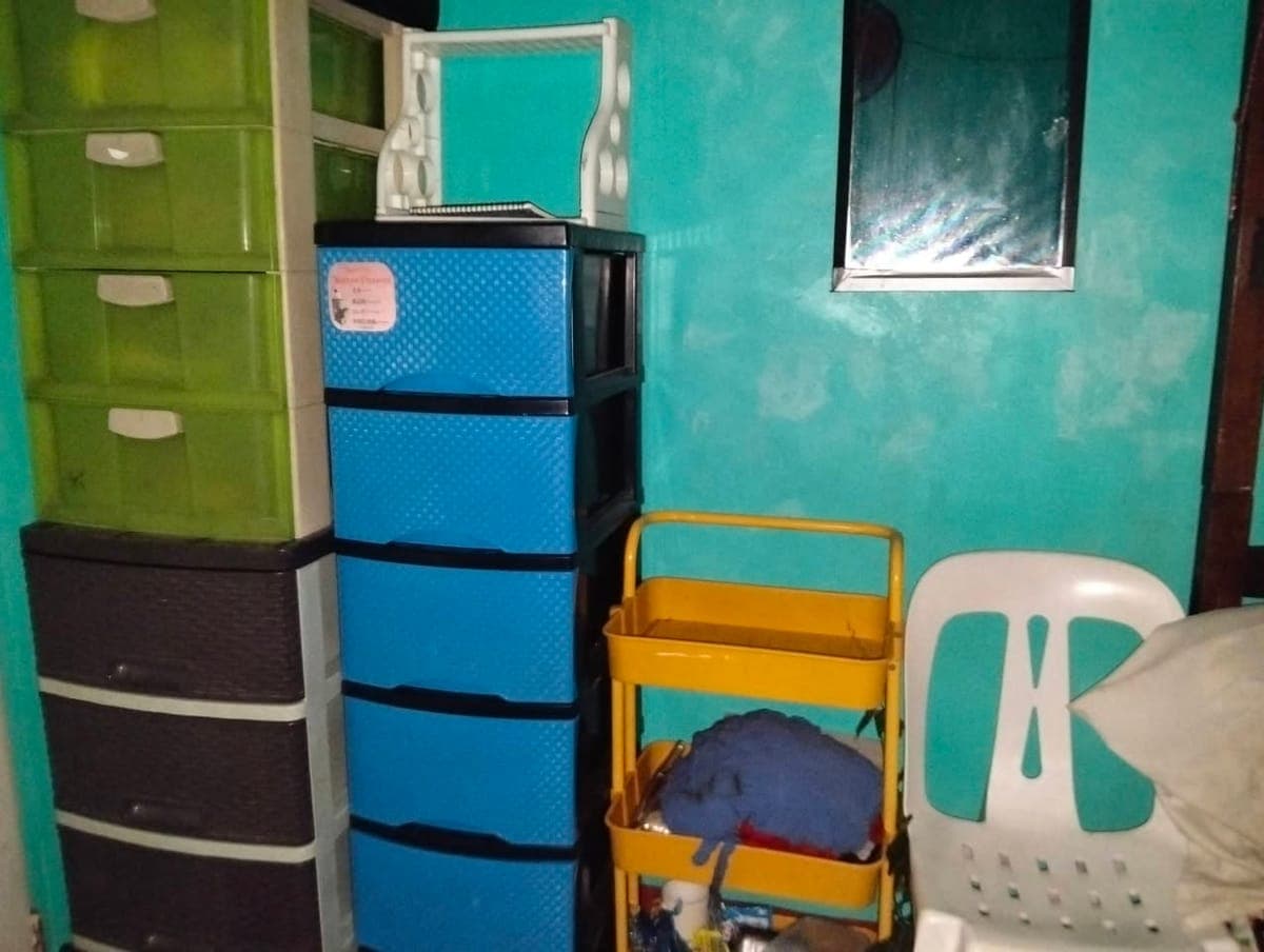 Looking for: Female bedspace - photo 1