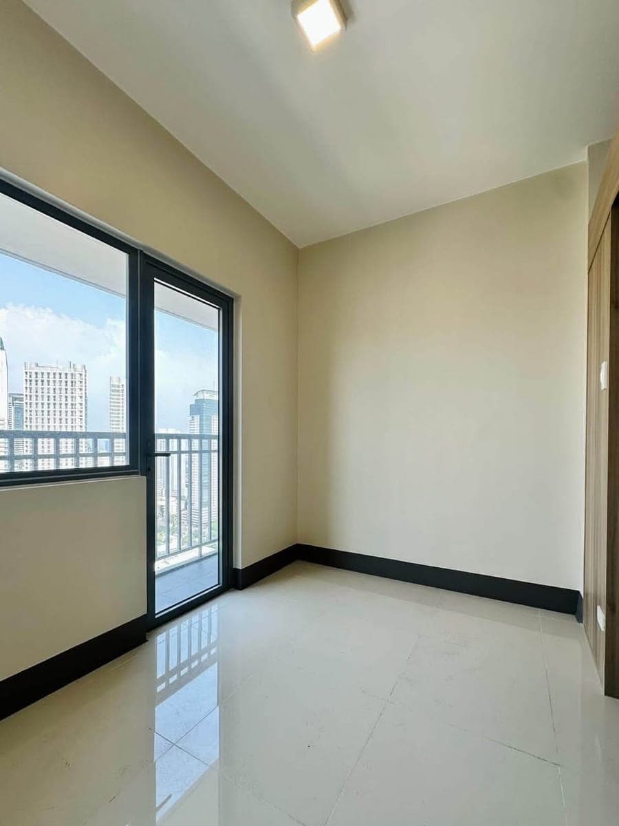 BRAND NEW BARE UNIT FOR RENT❗️ - photo 1