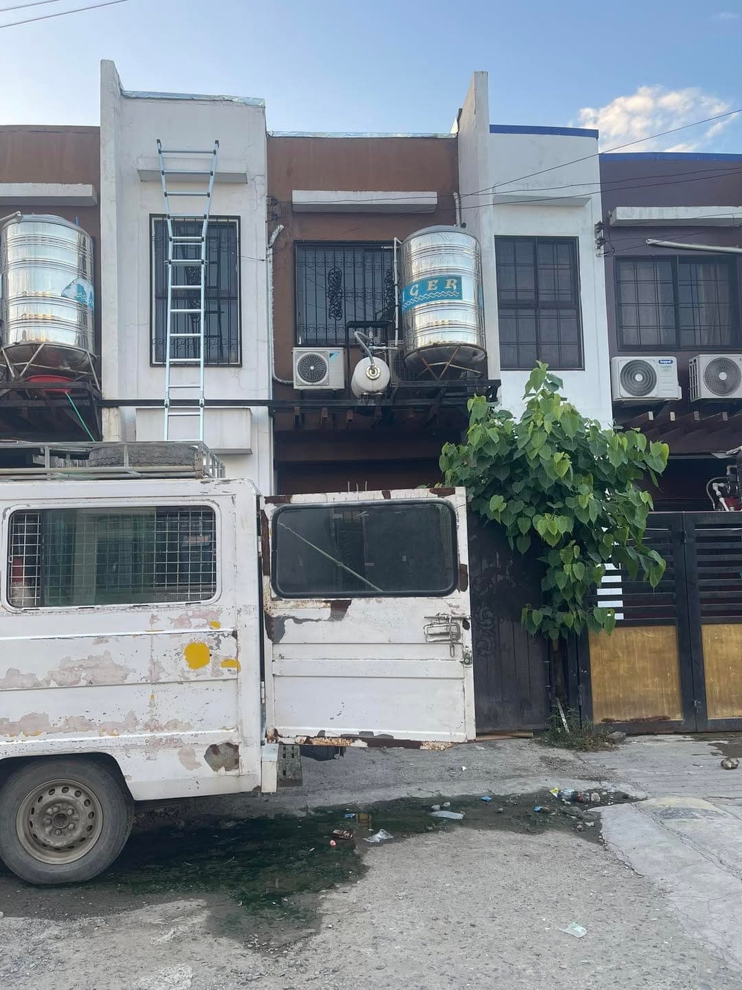HOUSE FOR RENT 2 BEDROOM 2 BATHROOM