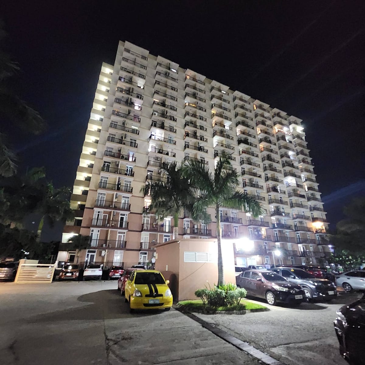 FOR RENT โ FULLY FURNISHED STUDIO UNIT - photo 1