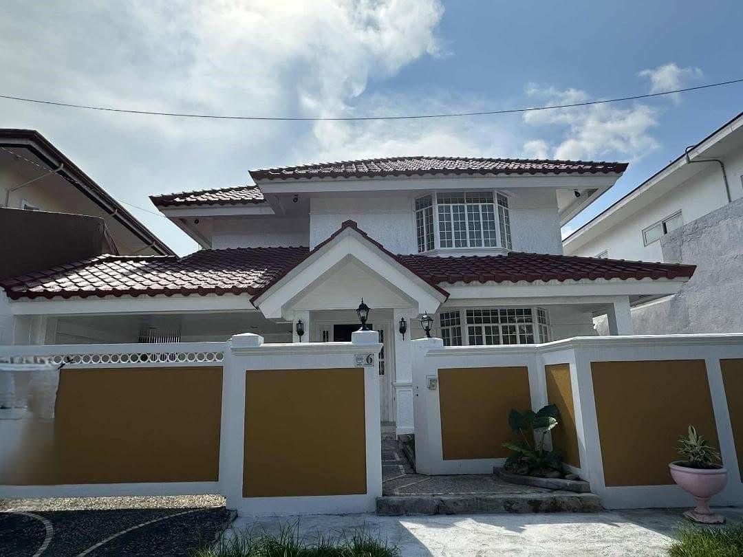 Newly Renovated Classic Designed 2-Storey House for Rent in Tahanan Village Paranaque City P 80,000 per month - photo 1
