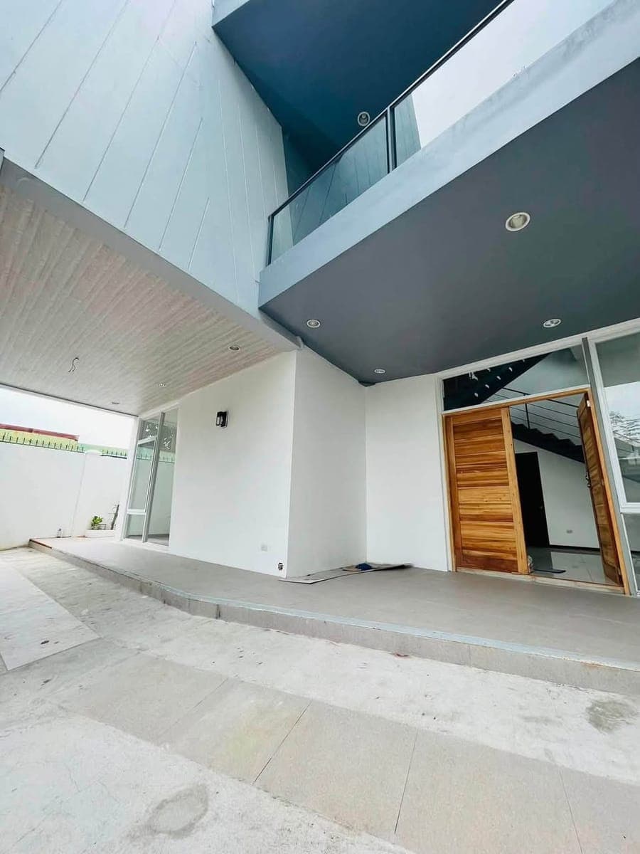 LEASE | STAFF HOUSE READY 🏡 - photo 1