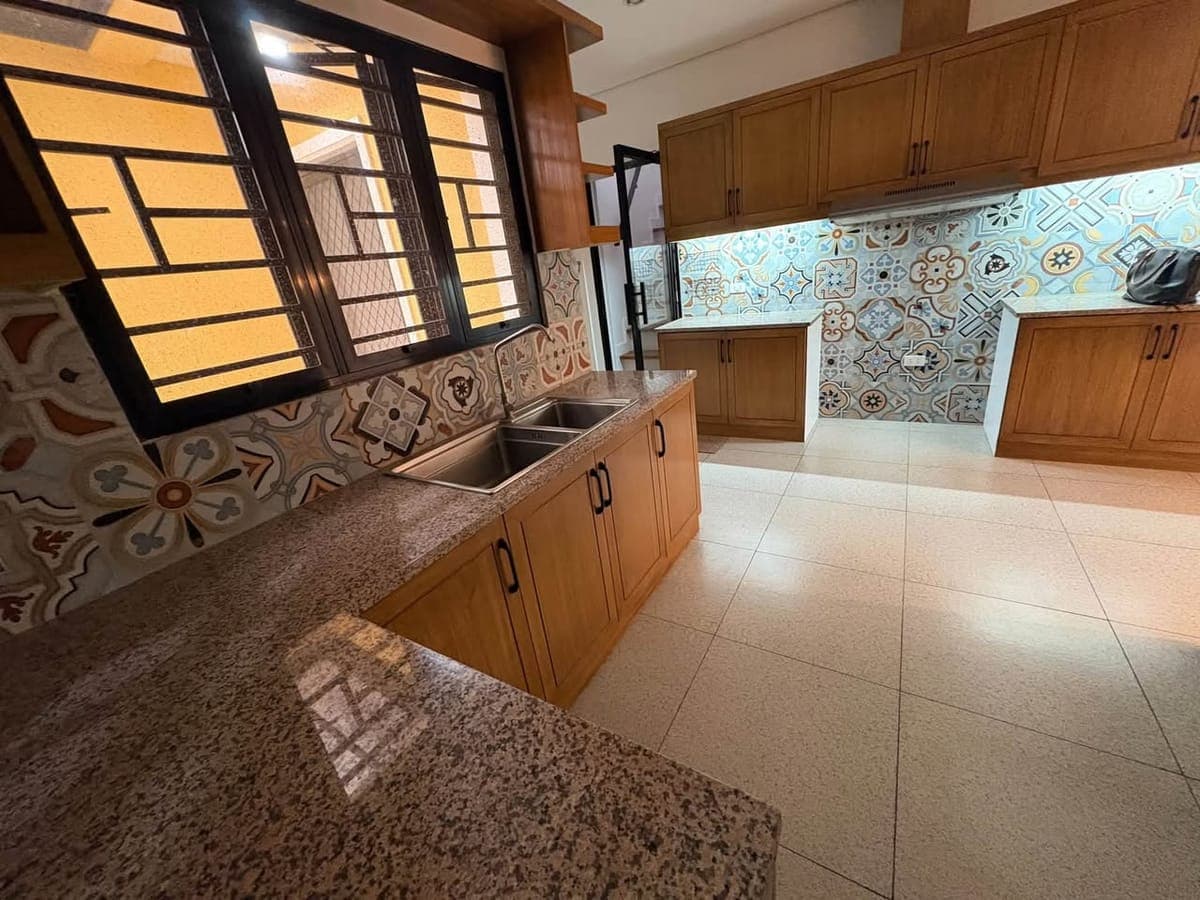 TWO STOREY HOUSE FOR RENT IN BF HOMES, PARANAQUE - photo 1