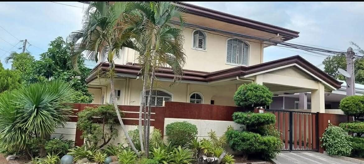 FOR RENT:📍 2-Storey House – Tahanan Village, Paranaque City - photo 1