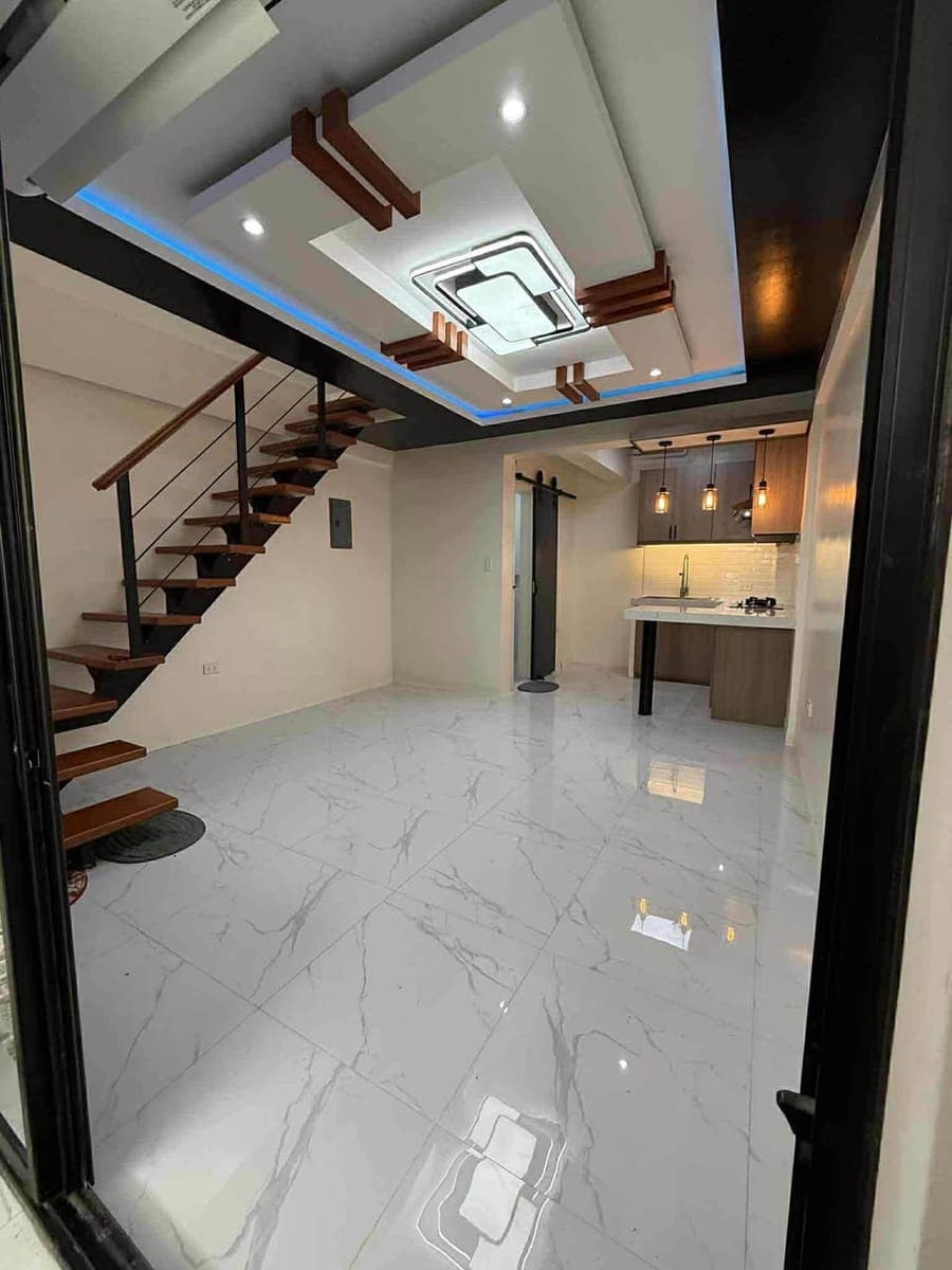HOUSE FOR RENT - photo 1