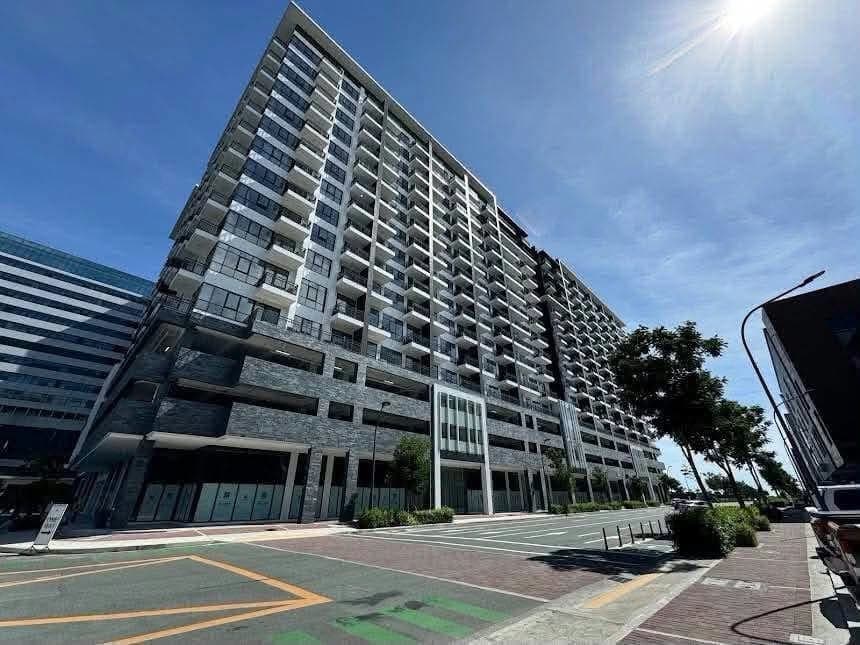 ₱45K MONTHLY | 1-BEDROOM AT MIDPARK TOWERS - photo 1