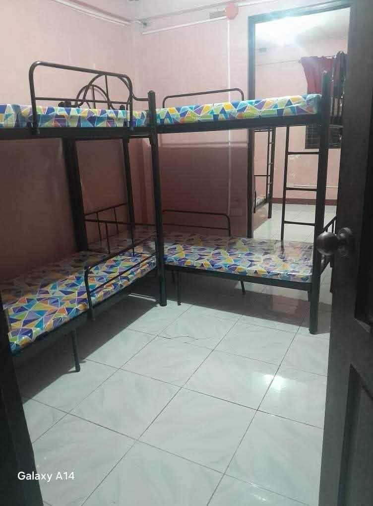 Male Bedspacer Available - photo 1