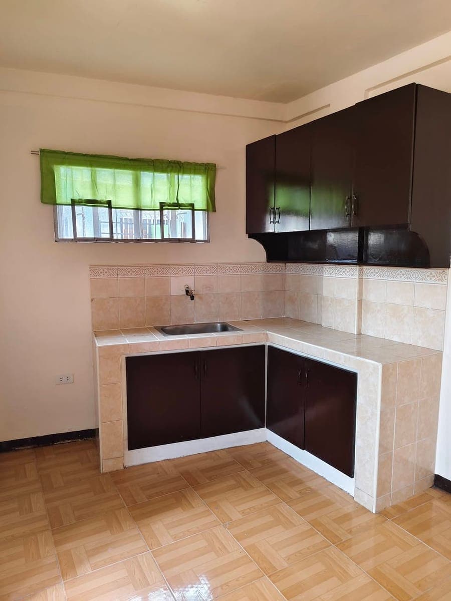 8k per month House for Rent Las Pinas City - photo 1