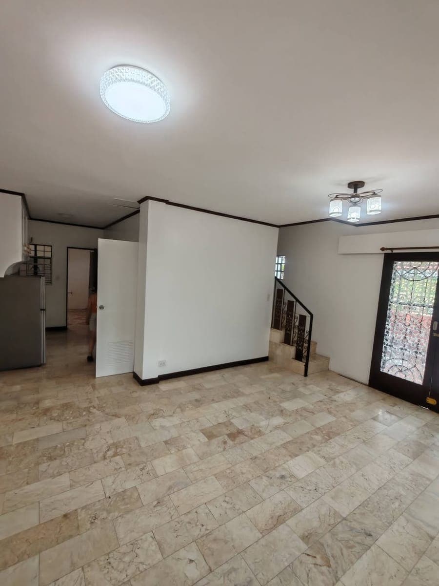 House for rent - photo 1