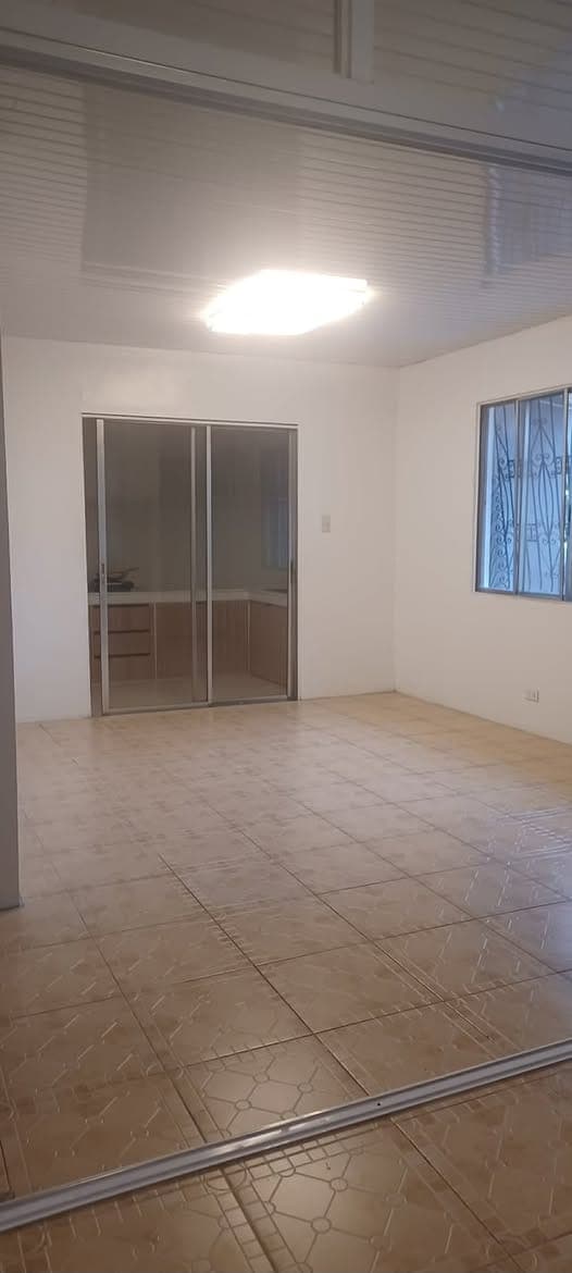 Bungalow house for rent - photo 1