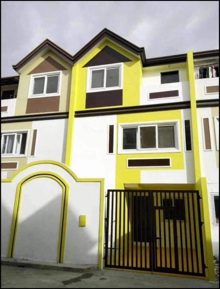 π‘ FOR RENT: 3-Storey Townhouse - photo 1