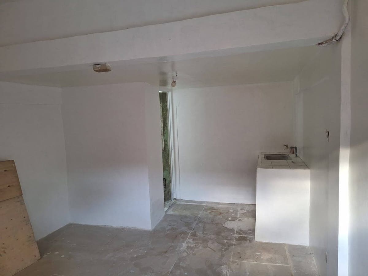 ๐Semi-Furnished Studio Unit for Rent w/ own CR and Lababo - photo 1