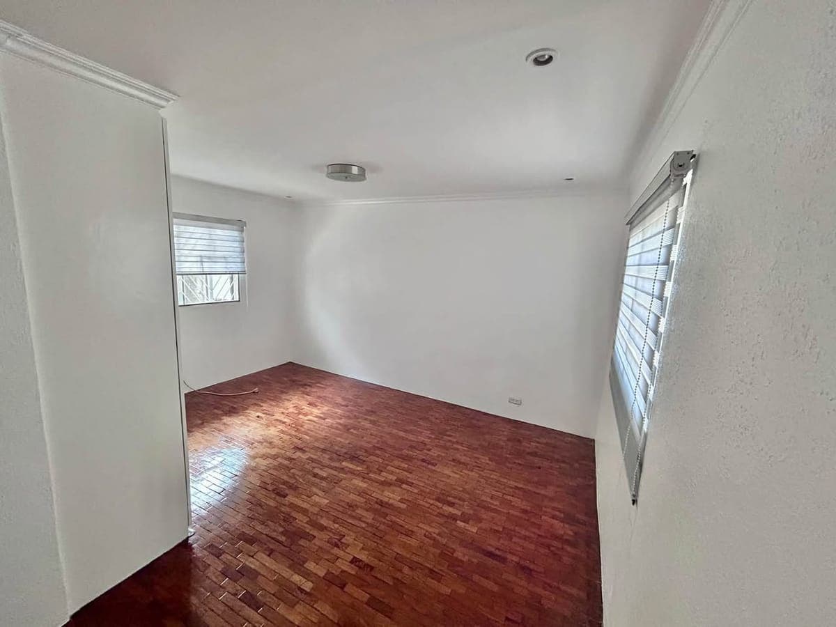 House for rent in UPS5 - photo 1
