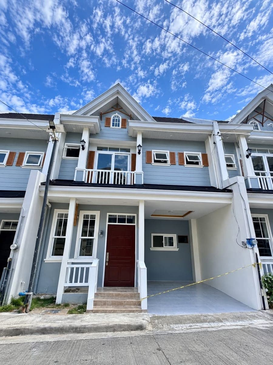 ***π‘ 3 BEDROOMS HOUSE FOR RENT ESTELLEWOODS RESIDENCES TALAMBAN, CEBU CITY *** - photo 1