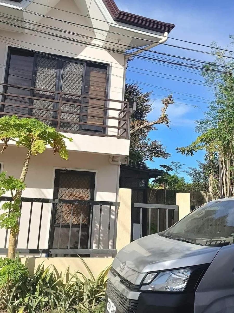 βΌοΈFOR RENT - 3BR House & Lot - photo 1