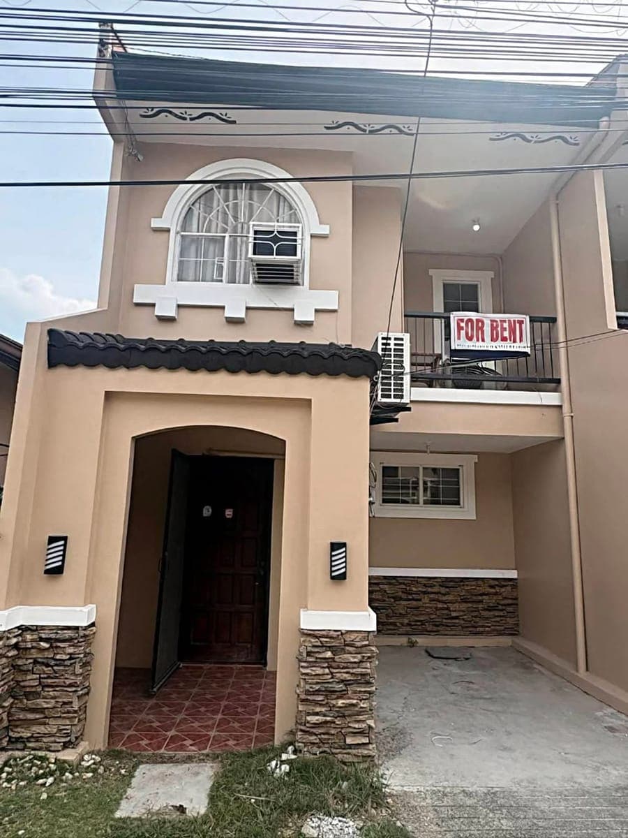 🏡 2-STOREY HOUSE FOR RENT! 🏡✨ - photo 1