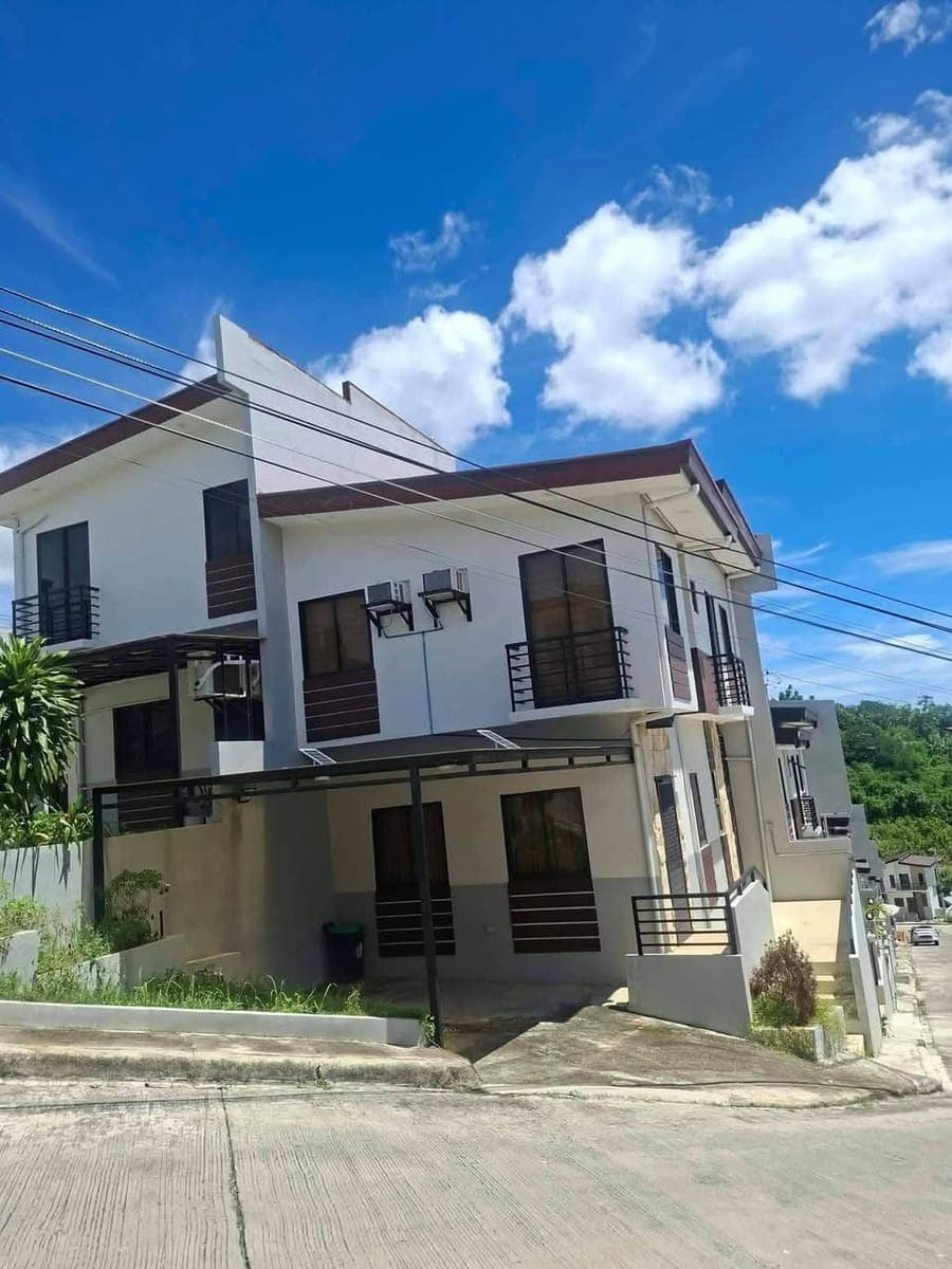 FOR RENT => OVERLOOKING HOUSE & LOT IN Bay-Ang Ridge_Liloan !!! - photo 1