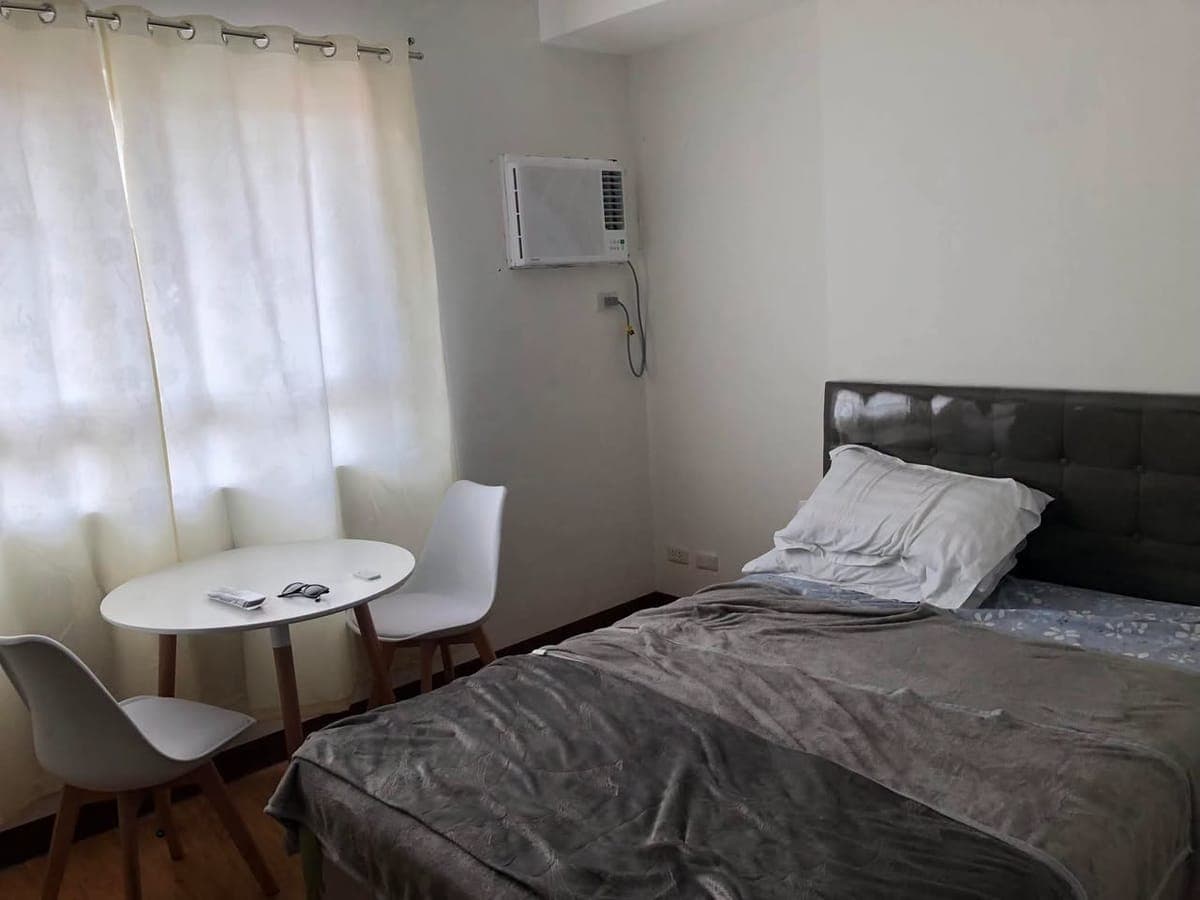 **CONDO FOR RENT ā MESAVERTE RESIDENCES** - photo 1
