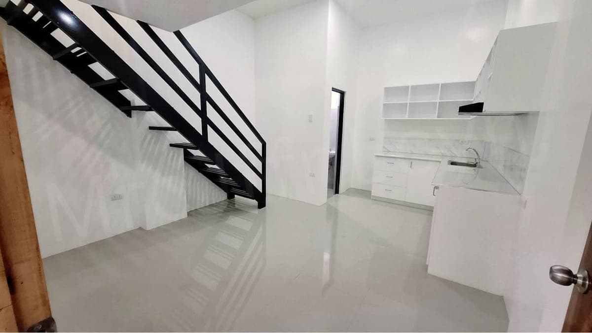 Brand New Apartment for rent, Loft-type, 1 Bedroom with Aircon, and Parking. π - photo 1