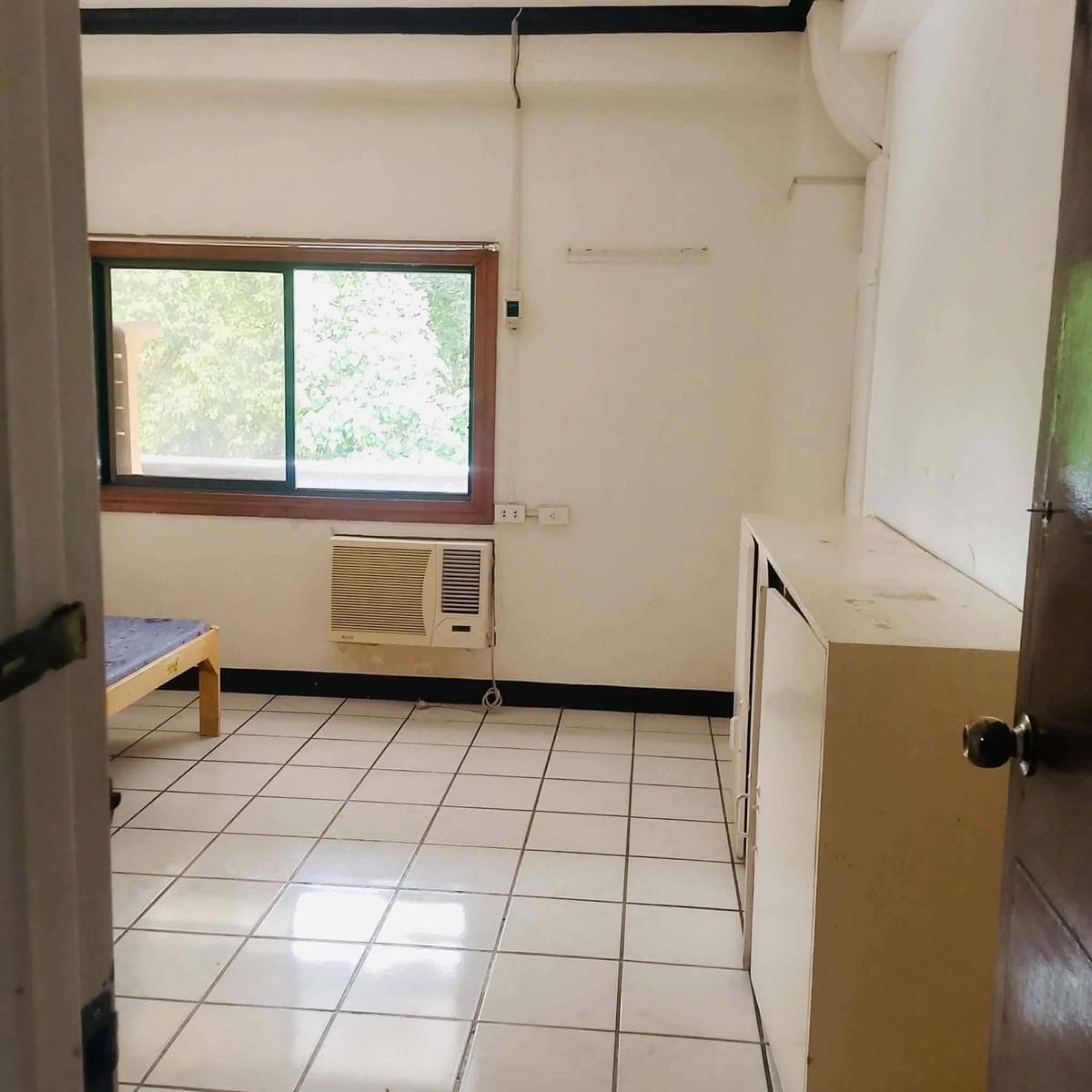 ✅ 1 ROOM AVAILABLE ✅ - photo 1