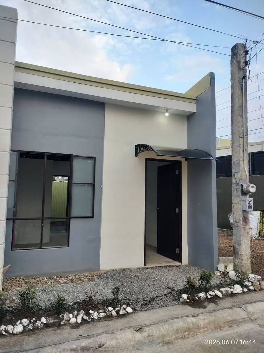 π HOUSE FOR RENT with Adjacent Lot β β±6,000/MONTH ONLY! π - photo 1
