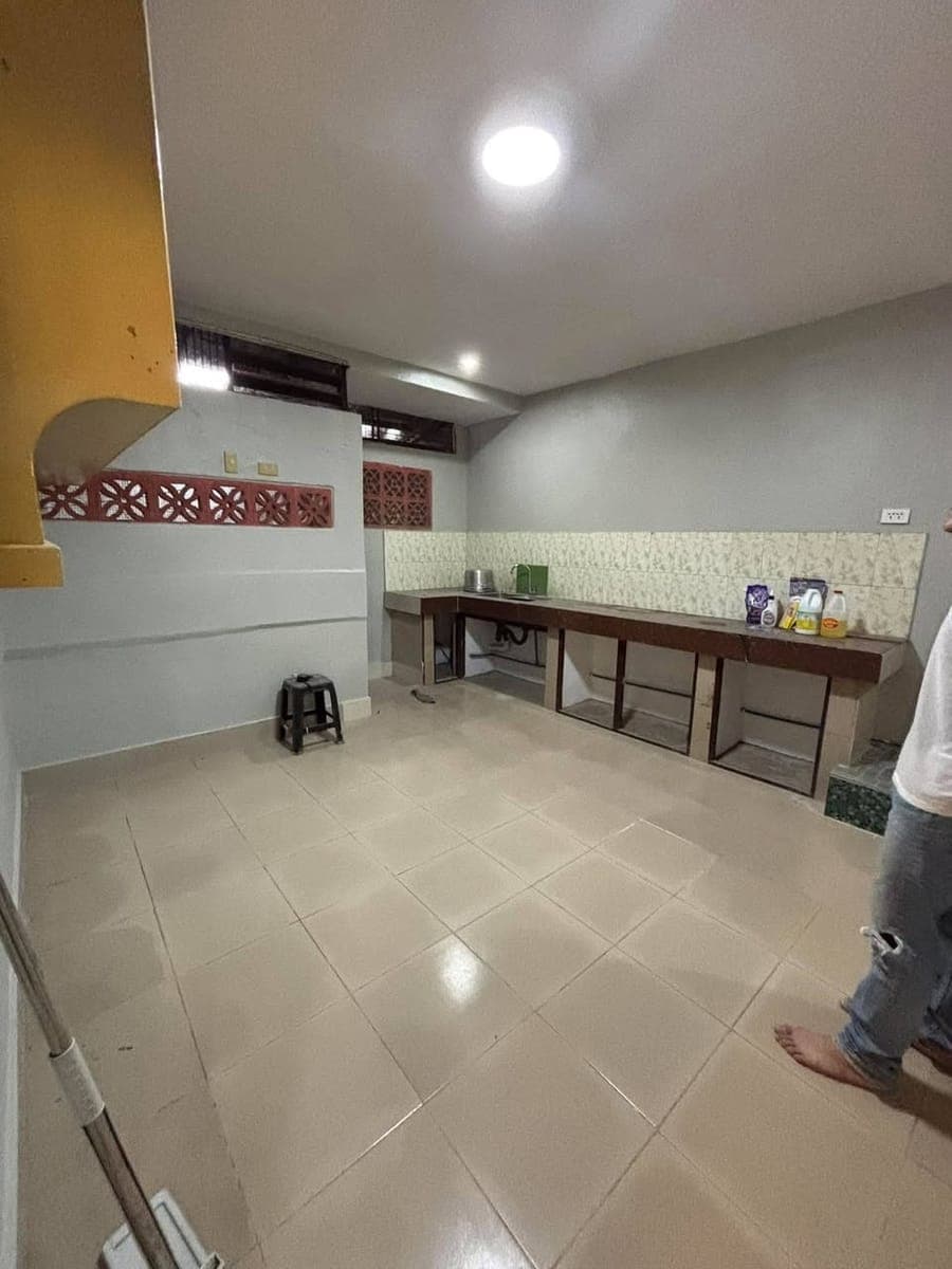 HOUSE FOR RENT - photo 1