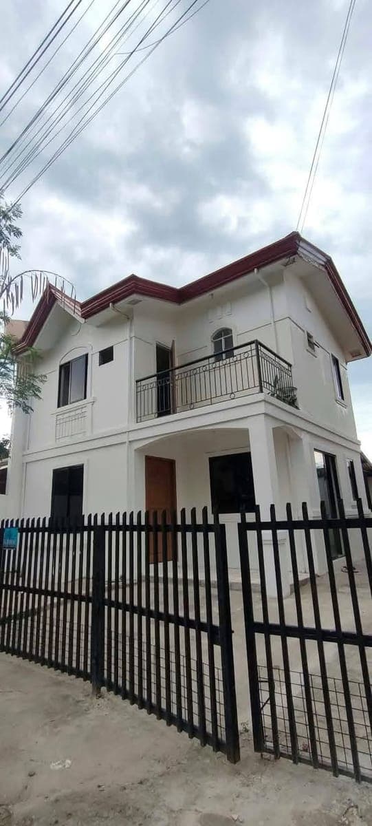 π‘ NEWLY RENOVATED HOUSE FOR RENT! - photo 1