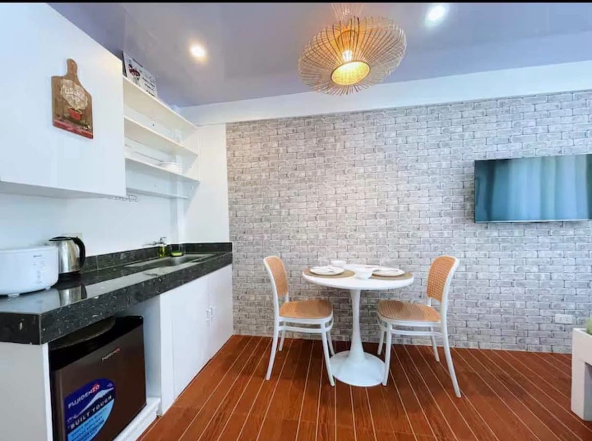 π FULLY FURNISHED ROOM FOR RENT π - photo 1